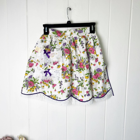 Vintage 1960’s Floral Pocket Apron - Picture 1 of 9